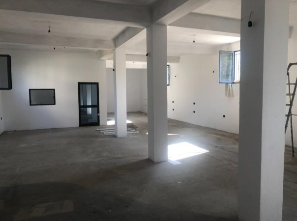 Magazine Me Qera Tek Rruga E Arberit (ID BM139) Tirane