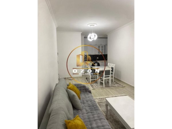 Apartament 2+1 Dhe Post Parkimi Me Qira Tek Ish Fusha E Aviacionit!