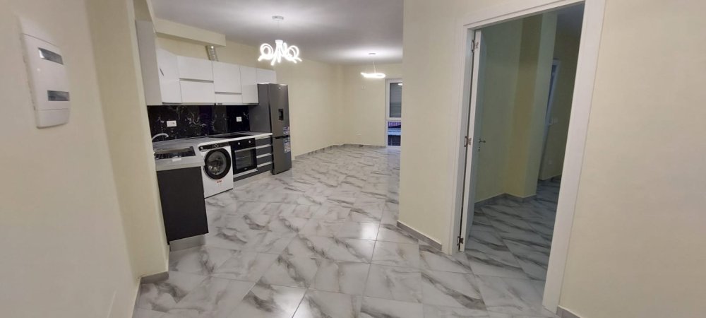 Apartament 1+1 ne shitje prane Prokurorise (Mine Peza) 140.000 euro