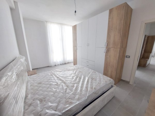 !!!  Dhene  !!!   Jepet apartament me qera 2+1 pas Drejtorise se Policise, Durres