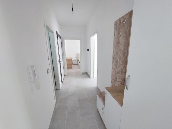 !!!  Dhene  !!!   Jepet apartament me qera 2+1 pas Drejtorise se Policise, Durres