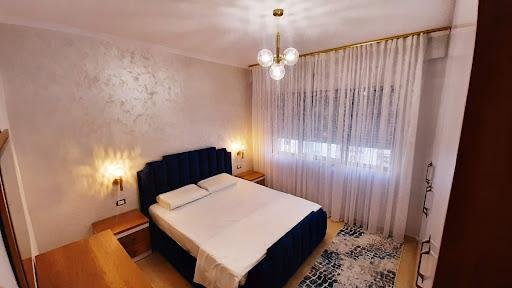 Jepet me qera Apartamenti 1+1 450 euro , rruga 5 Maj (Concord Center).