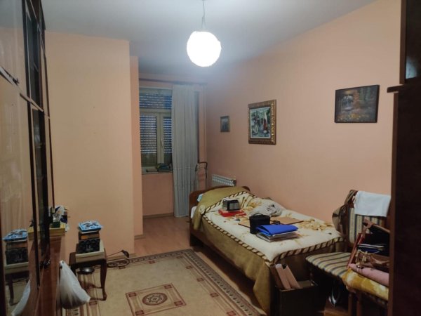 Jepet me Qira 2+1 +1 Apartament ne Tirane