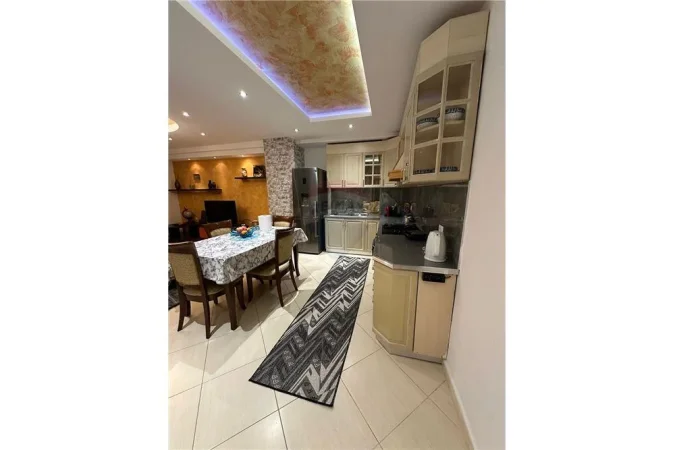 Tirane, jepet me qera apartament 2+1+BLK Kati 7, 111 m² 1.000 Euro (rruga elbasanit)
