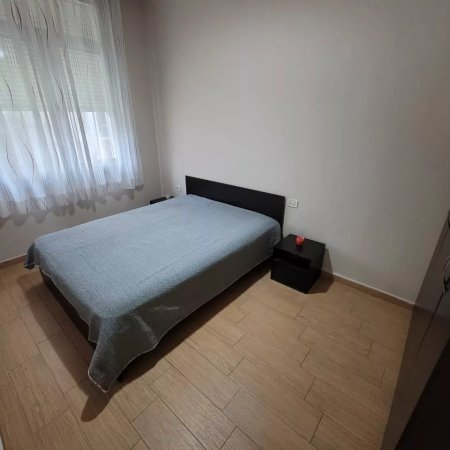 Jepet me Qera Apartament 3+2wc+bllk te Liqeni Artificial