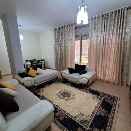 Jepet me Qera Apartament 3+2wc+bllk te Liqeni Artificial