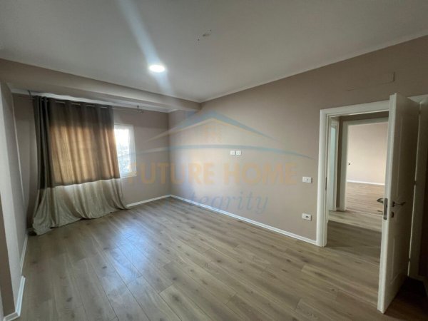 Shitet, Apartament 3+1+2, Ali Demi, Tiranë. 206000 EURO