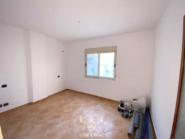 Shitet 2+1 + Ballkon
 Kati 1 Banim i 2 nga toka, nje hyrje ne kat Vollga Lagja 1🏡
• 115'000€✅