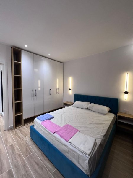 Jepet me qera apartamenti 1+1 600 euro , Komuna Parisit prane Hotel Primo.