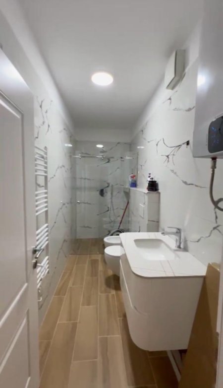 Jepet me Qera Apartament 2+2wc+Verande prane Shkolles se Baletit