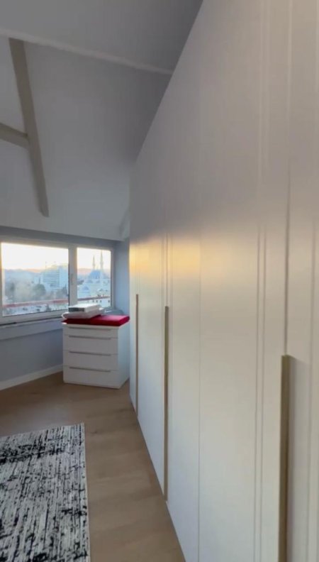 Jepet me Qera Apartament 2+2wc+Verande prane Shkolles se Baletit