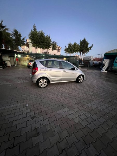 Durres, shes makine Mercedes-Benz a class Viti 2008, 3.200 Euro