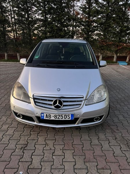 Durres, shes makine Mercedes-Benz a class Viti 2008, 3.200 Euro