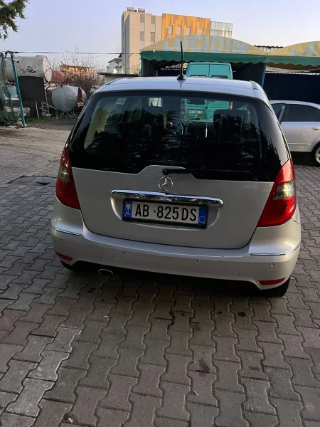Durres, shes makine Mercedes-Benz a class Viti 2008, 3.200 Euro