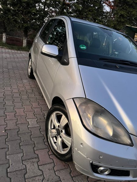 Durres, shes makine Mercedes-Benz a class Viti 2008, 3.200 Euro