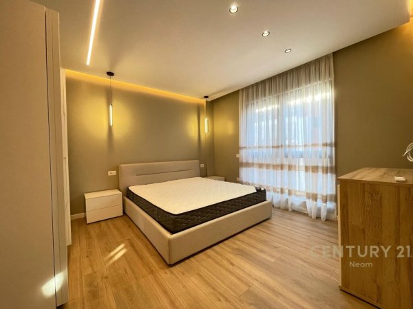 QIRA, APARTAMENT 2+1+ POST PARKIMI, TE LIQENI I THATE!