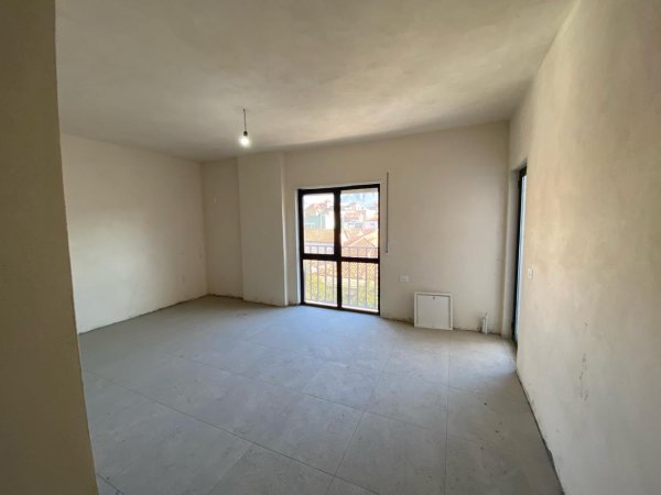 Disponojmë Apartament 1+1 për Shitje Prane Selvise