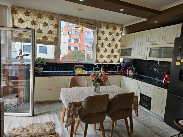 Apartament 3+1 ne Shitje afer Shkolles Mihal Grameno Tirane