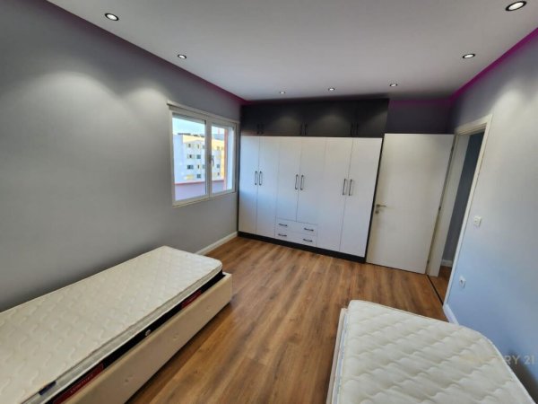 SHITET APARTAMENT 2+1+VERANDE MBRAPA INXHINIERISE SE NDERTIMIT!