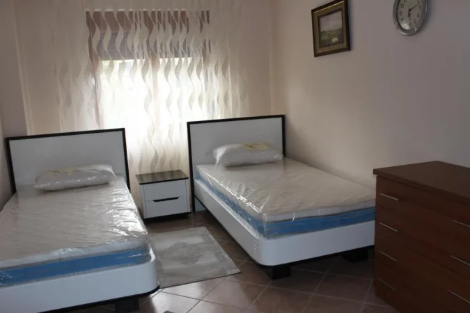 APARTAMENT 2+1 PER QERA, PAS SHKOLLES SE BALETIT, TIRANE