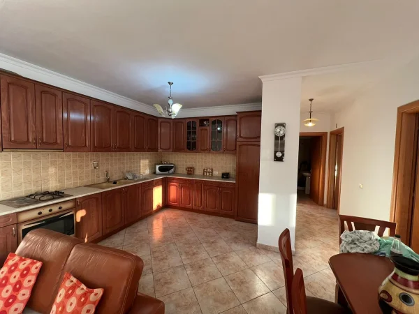 SHITET APRT. 2+1 ME Sip. 104 m2, FABRIKA E MIELLIT