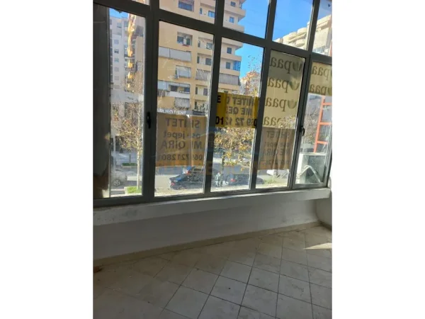 Shitet, Godinë Biznesi,Skele ,Vlore RV37510