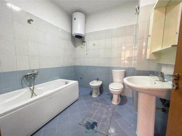 Jepet Me Qera Apartament 2+1 ne Astir [ID P0286]