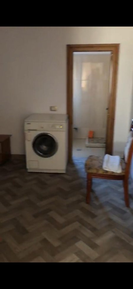 Apartament 1+1 me qera  ( Rruga 5 maji ) 280 euro