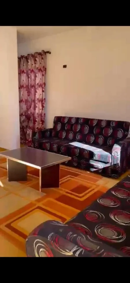 Apartament 1+1 me qera  ( 21 Dhjetori ) 40.000 ALL