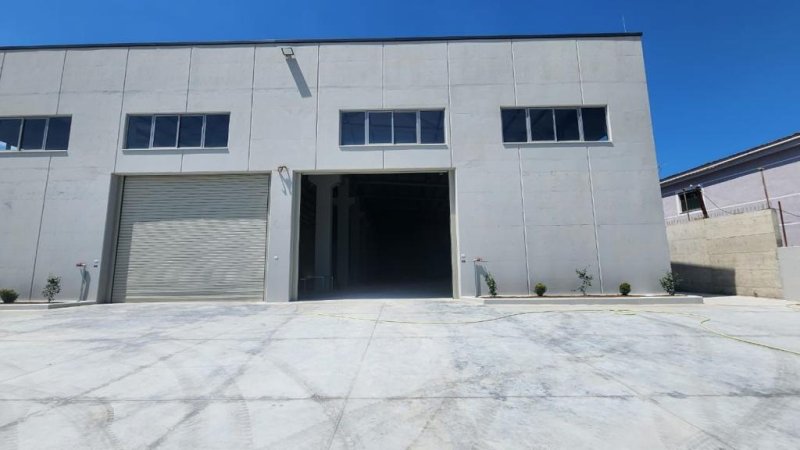 Ambient biznesi 2000 m2 me qera - Vore 6000 euro