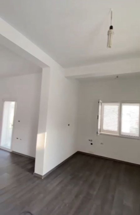 APARTAMENT 2+1 ME QIRA NË INSTITUT 350 euro