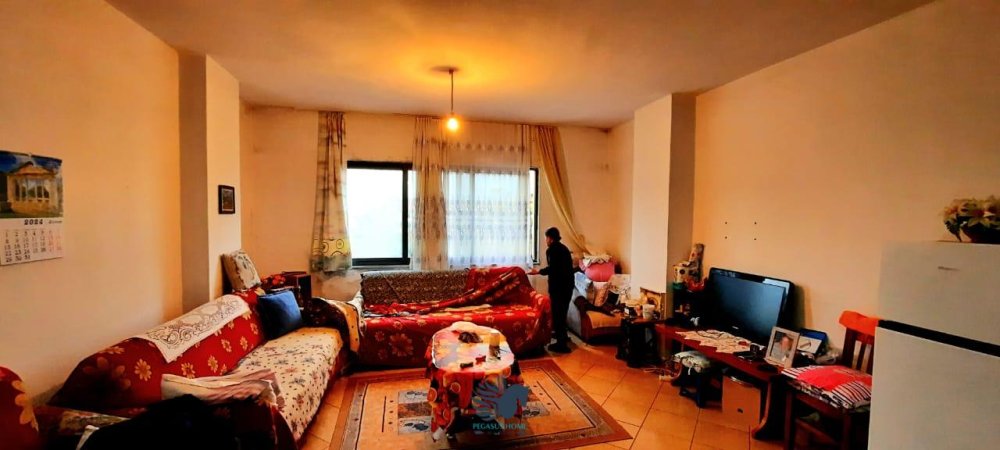 Shitet Apartament 1+1 Tek 5 Maji [ID P17]