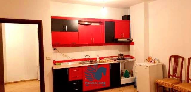 Shitet Apartament 1+1 Tek 5 Maji [ID P17]