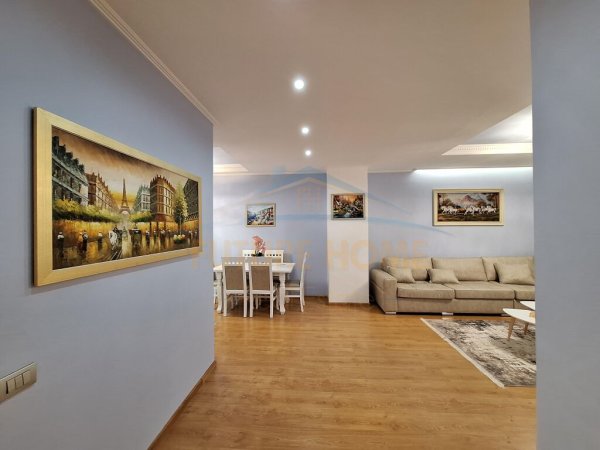 Qera, Apartament 2+1+2 Bulevardi Zogu I 749€