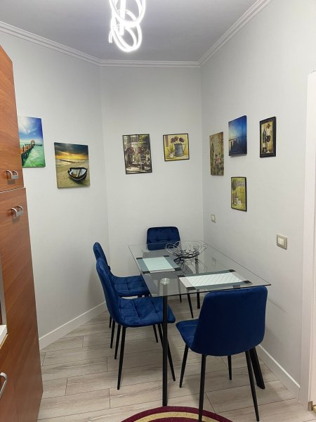 Apartament me qera1+1 (Rruga Kosovarve) 700 euro