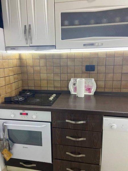 Apartament 2+1 me qera - prane Harry Fultz 500 euro