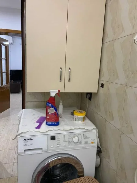 Apartament 2+1 me qera - prane Harry Fultz 500 euro