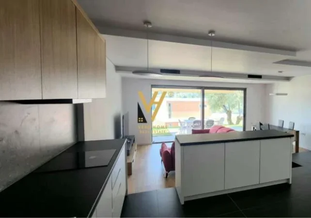 Tirane, jepet me qera Vile 2 Katshe Kati 0, 220 m² 2.250 Euro (TE KOMPEKSI OLIVE GROVE ,TEG)