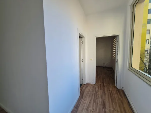 Tirane, Ambient biznesi #meQira (Prane me Ciocolatini ne Bllok)