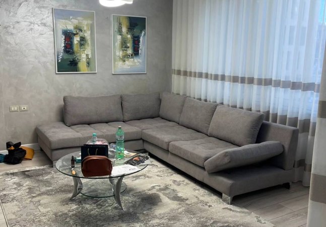 Jepet me qera apartament 1+1, Rruga "Kosovarve"