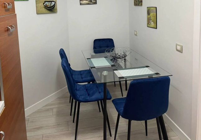 Jepet me qera apartament 1+1, Rruga "Kosovarve"