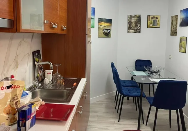 Jepet me qera apartament 1+1, Rruga "Kosovarve"