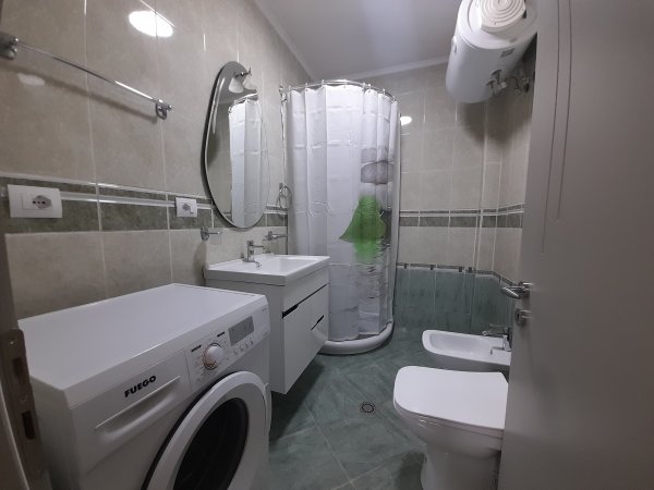 JEPET ME QERA APARTAMENT 2+1 600 EURO BLV.ZOGU I PARE