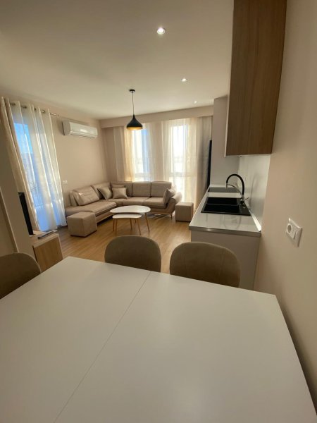 Jepet me qera apartament 1+1Ish fusha aviacionit , prane pistes se helikopterave450 euro