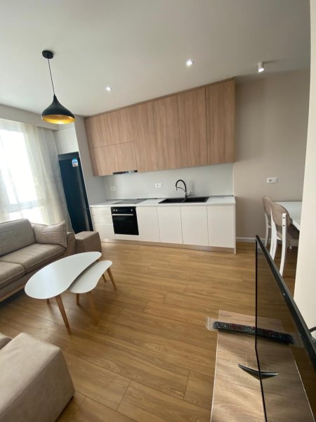 Jepet me qera apartament 1+1Ish fusha aviacionit , prane pistes se helikopterave450 euro