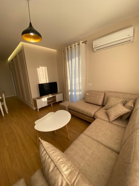 Jepet me qera apartament 1+1Ish fusha aviacionit , prane pistes se helikopterave450 euro