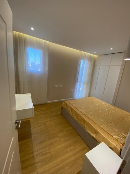 Jepet me qera apartament 1+1Ish fusha aviacionit , prane pistes se helikopterave450 euro