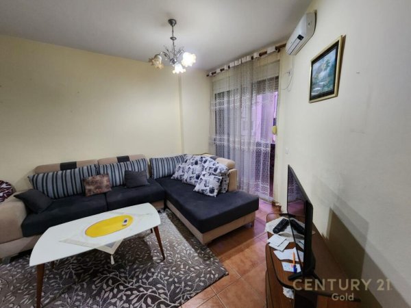 Shitet apartament 1+1 ne Astir