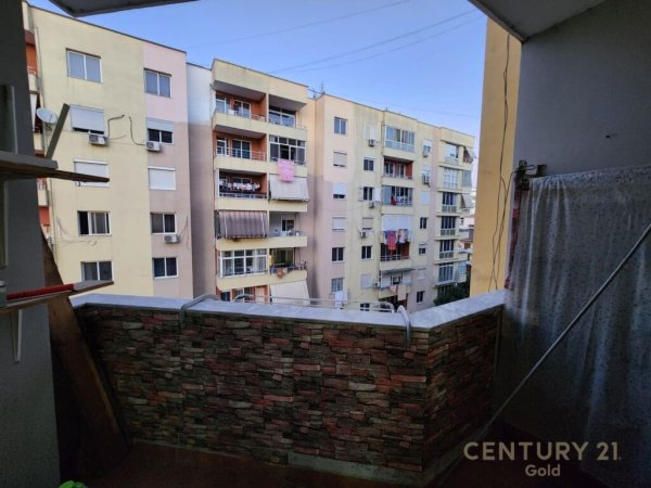 Shitet apartament 1+1 ne Astir