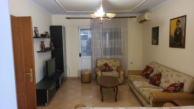 Jepet me qera apartament 2+1+2 Rruga e Kavajes , ne rrugen vace zela 45.000Leke te reja